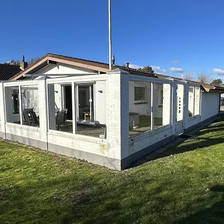 Holiday home Zandloper 14 *